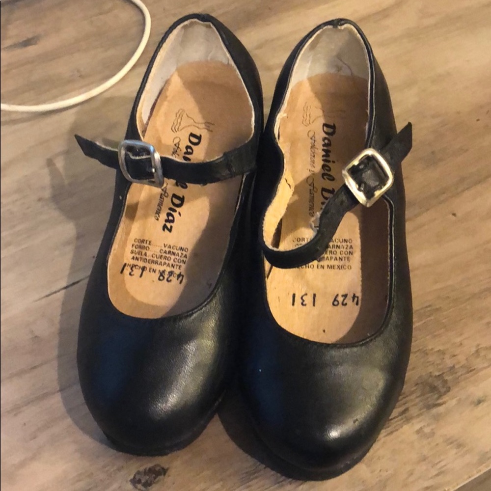 Tap dancing shoes